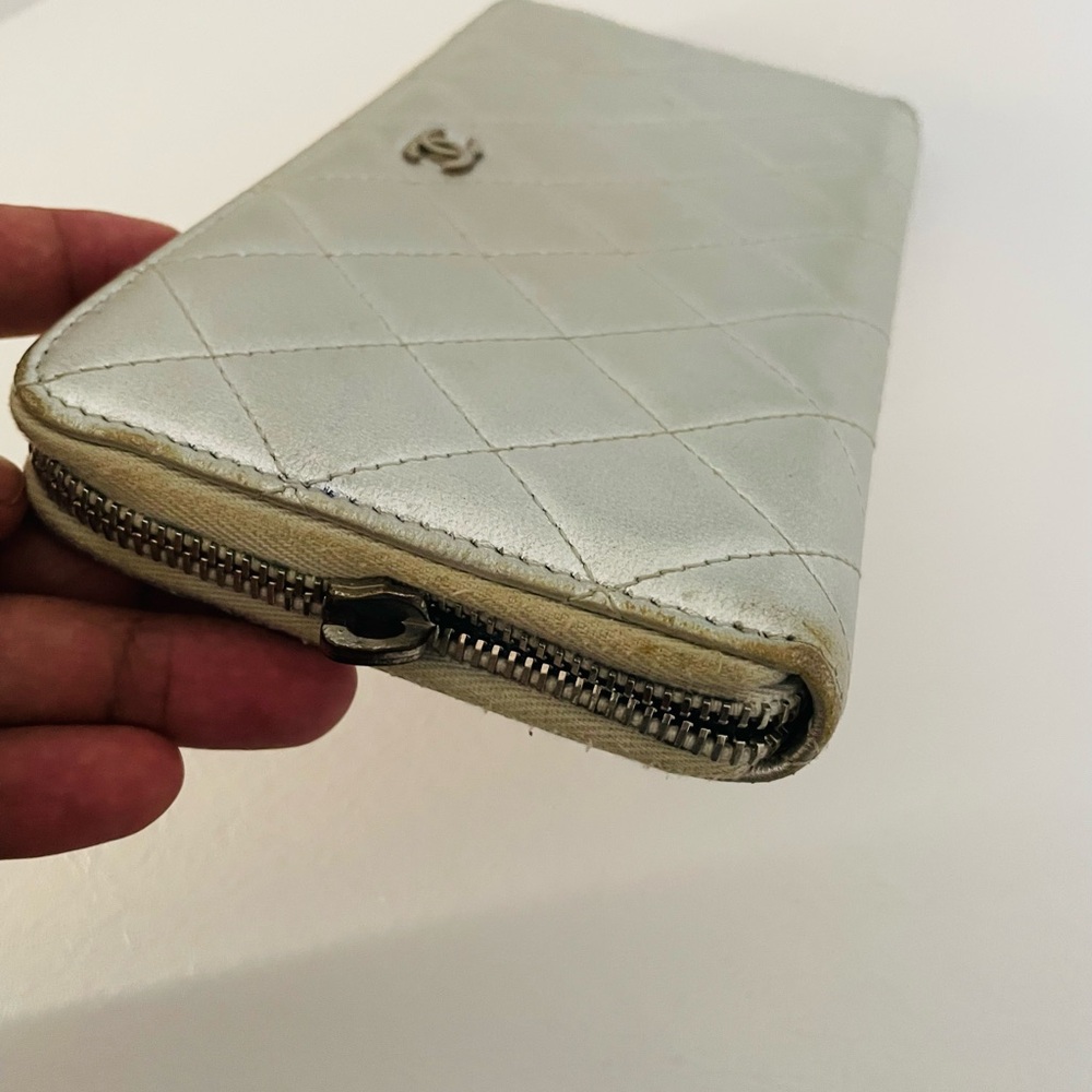 Chanel Quilted Silver Wallet - Picture 2 of 13